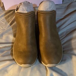 NWT Sketchers Reggae fest New Yorker ankle boots !